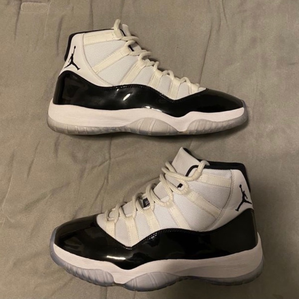 2018 Air Jordan 11 Concord Men’s size 9